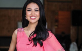 Đương kim Miss Grand International 2016 đến Việt Nam