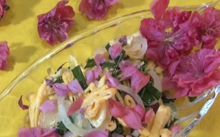 Độc đáo món ăn từ hoa đào xuân