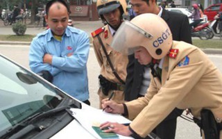 Dùng bản sao giấy đăng ký ô tô tham gia giao thông không bị xử phạt
