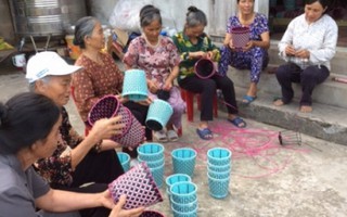 Nghề đan thủ công giúp phụ nữ thoát nghèo, cải thiện cuộc sống