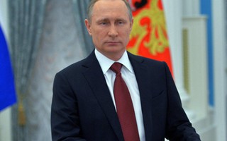 Tổng thống Putin đọc thơ tặng phụ nữ Nga 