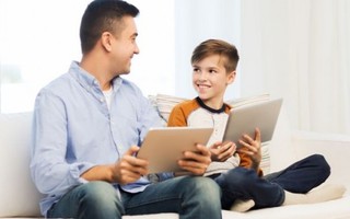 Nguyên tắc cha mẹ 'tung con' lên mạng xã hội