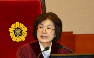 Chân dung người phán quyết phế truất Tổng thống Park