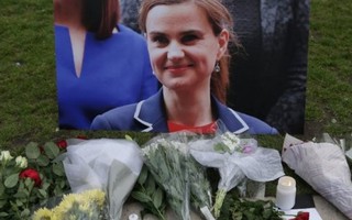 Nữ nghị sĩ Anh bị bắn chết khi tiếp xúc cử tri 