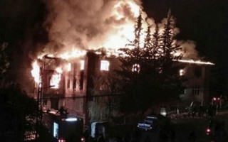 Cháy ký túc xá, 12 nữ sinh và giáo viên thiệt mạng