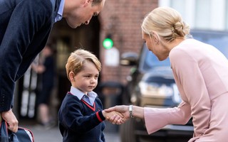 Hình ảnh đáng yêu của các hoàng tử và công chúa trong ngày đầu đi học