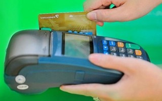Chuyển đổi thẻ từ sang thẻ chip: Khách hàng có mất phí?