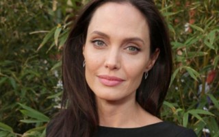Angelina Jolie lấp lửng trước thông tin tái hợp Brad Pitt