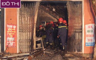 Ném đá vào nhà cháy lúc nửa đêm cứu 3 người thoát chết