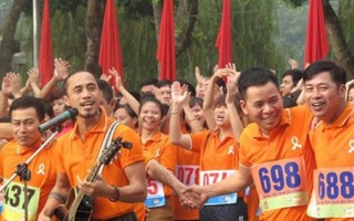 Phạm Anh Khoa cất tiếng hát chống bạo lực 