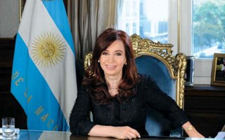Cựu Tổng thống Argentina bị cáo buộc tham nhũng, phản quốc