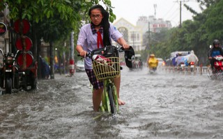 TPHCM: Học sinh toàn thành phố nghỉ học từ 12 trưa nay