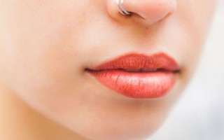 10 cách tạo đôi môi dày quyến rũ 