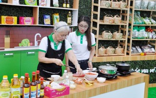 Chuyên gia ẩm thực Nguyễn Dzoãn Cẩm Vân dạy cách nấu 7 món ngon 