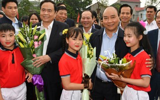 Thủ tướng dự Ngày hội Đại đoàn kết toàn dân tộc tại tỉnh Bắc Giang