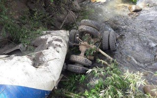 Xe bồn đâm xe khách lao xuống vực ở Lai Châu: Lái xe khách đã tử vong
