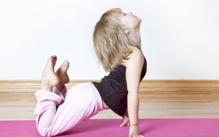 Học yoga giúp trẻ khỏe hơn