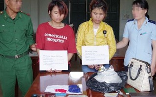 Hai phụ nữ trẻ giấu ma túy trong người nhập cảnh vào Việt Nam
