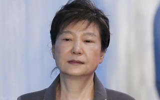 Cựu Tổng thống Hàn Quốc Park Geun-hye bị kết án 5 năm tù giam