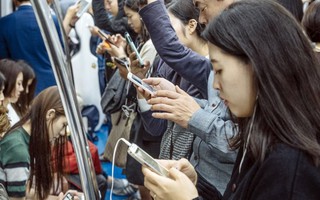 Hàn Quốc cảnh báo tình trạng giới trẻ nghiện điện thoại và Internet