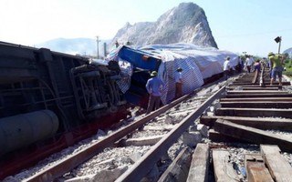 Tàu hỏa đâm ô tô ở Thanh Hóa: 7 chuyến tàu, 2.000 khách bị ảnh hưởng