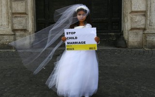 Châu Âu: Ám ảnh thực trạng cô dâu nhí ở người tị nạn