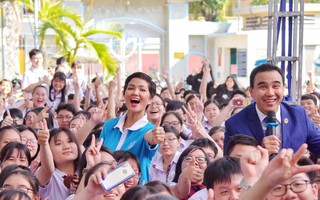 Hoa hậu H’Hen Niê và diễn viên Quyền Linh kêu gọi phòng, chống bạo lực học đường