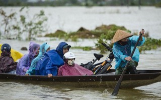 2 tuần 3 trận lụt dội lên cuộc sống người dân Thừa Thiên Huế 