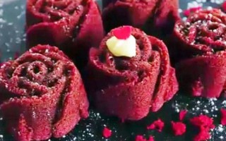 Khéo làm cupcake hoa hồng cho Valentine