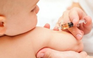 Bé 4 tháng tuổi tử vong sau tiêm vaccine