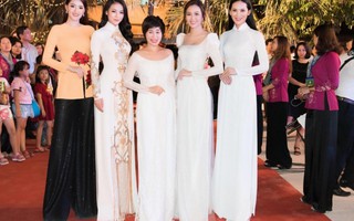 Hoa hậu Trái đất Phương Khánh cùng dàn 'sao' dự khai mạc Lễ hội dừa Bến Tre