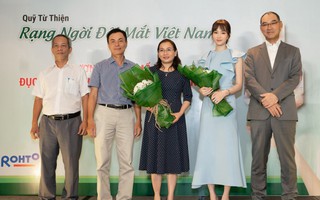 Hoa hậu Đặng Thu Thảo tham gia chương trình mổ mắt miễn phí cho người nghèo