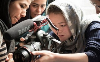 Nhà báo nữ Afghanistan và những thử thách nghiệt ngã của nghề