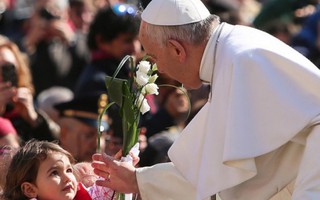 Giáo hoàng cầu nguyện hòa bình và cuộc sống ấm no cho người nghèo