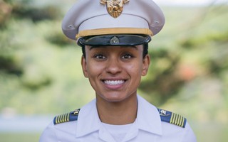 Nữ chỉ huy da màu đầu tiên của Học viện Quân sự Mỹ tuổi 20