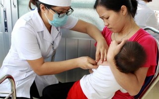 Vaccine dịch vụ tăng giá
