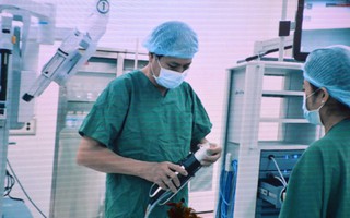 Bệnh viện Chợ Rẫy triển khai phẫu thuật nội soi từ robot 71 tỷ đồng
