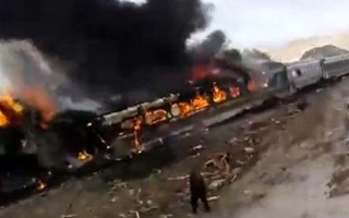 2 tàu hỏa đâm nhau, ít nhất 44 người thiệt mạng