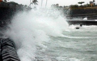 Bão số 13 sẽ suy yếu thành áp thấp nhiệt đới trên biển