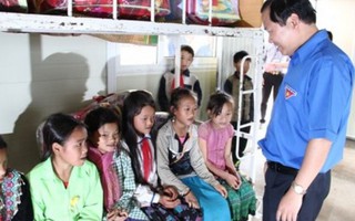  Trẻ em đảo Hòn Chuối có trường mới