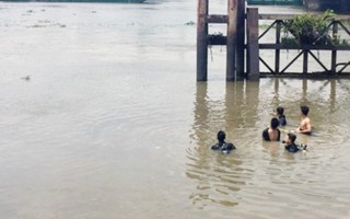 Tìm thấy thi thể bé trai bị đuối nước trên sông Sài Gòn