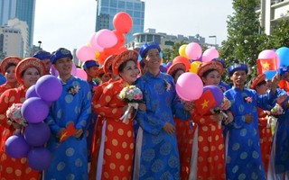 100 đôi uyên ương cưới tập thể trong ngày Quốc Khánh