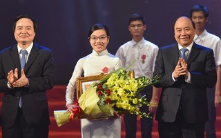 1 nữ sinh được nhận Huân chương Lao động hạng Ba