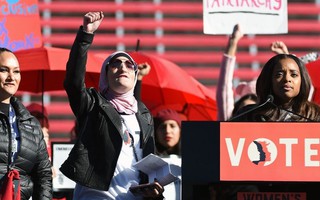Cuộc bầu cử giữa kỳ ở Mỹ: Nữ chính trị gia đảng Dân chủ chiếm thế thượng phong
