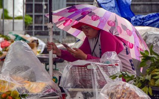 Sài Gòn - trọn một ngày mưa bão, buồn và đìu hiu