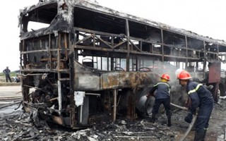  Phú Yên: Cháy xe khách, 23 người may mắn thoát chết