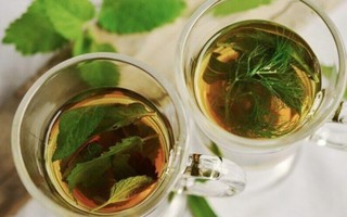 Cách pha chế 4 loại trà thảo mộc giúp giảm chướng bụng