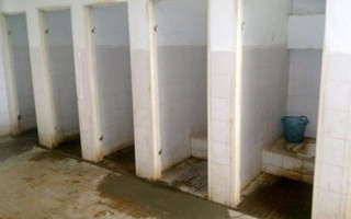 Hà Nội trang bị nhà vệ sinh di động cho các trường học