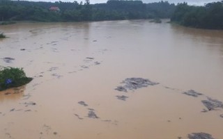 Gần 10 nghìn học sinh ở Hà Tĩnh phải nghỉ học do mưa lớn gây ngập lụt