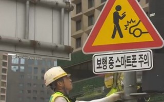 Seoul lắp biển cảnh báo 'thây ma smartphone'